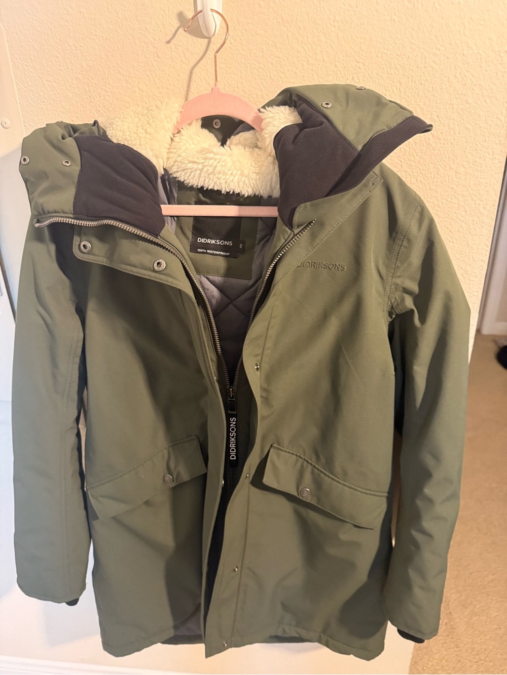 Didriksons Anette WNS Parka Women’s Olive Green Waterproof Hooded Parka Size 40